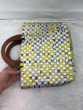 Handmade Woven Tote Handbag Purse Wooden Top Handles Snap Closure Yellow White